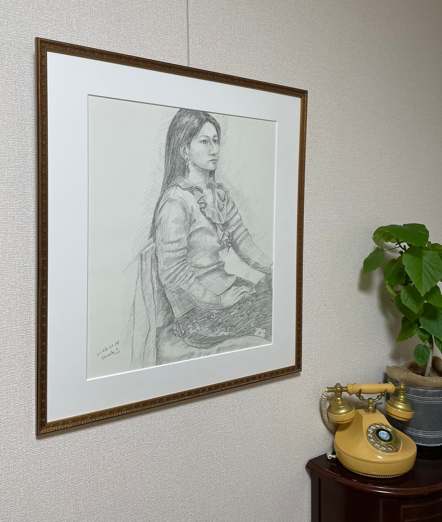 S14　「座るユウカ」