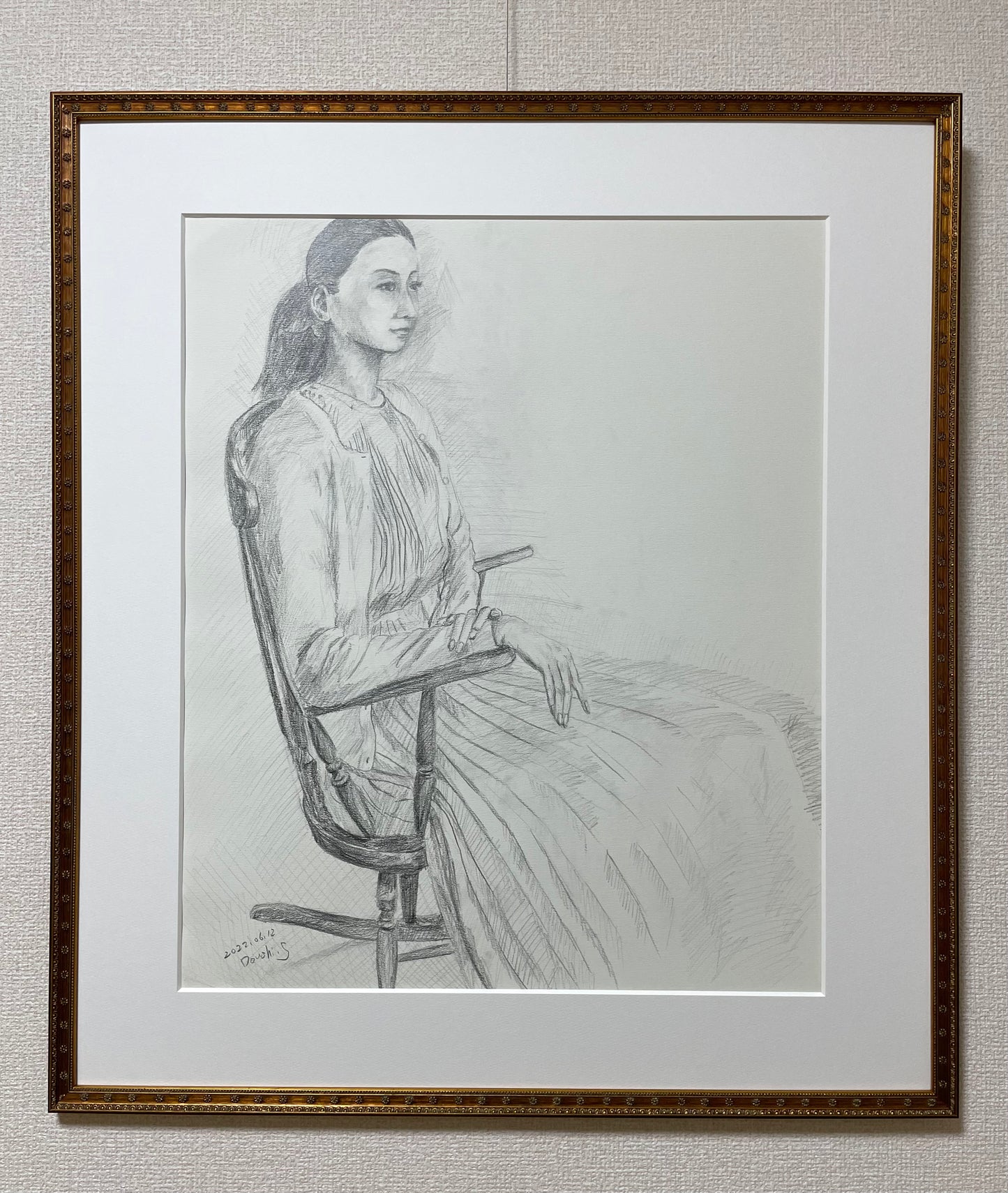 S8 「Mayo　sitting in a rocking chair」